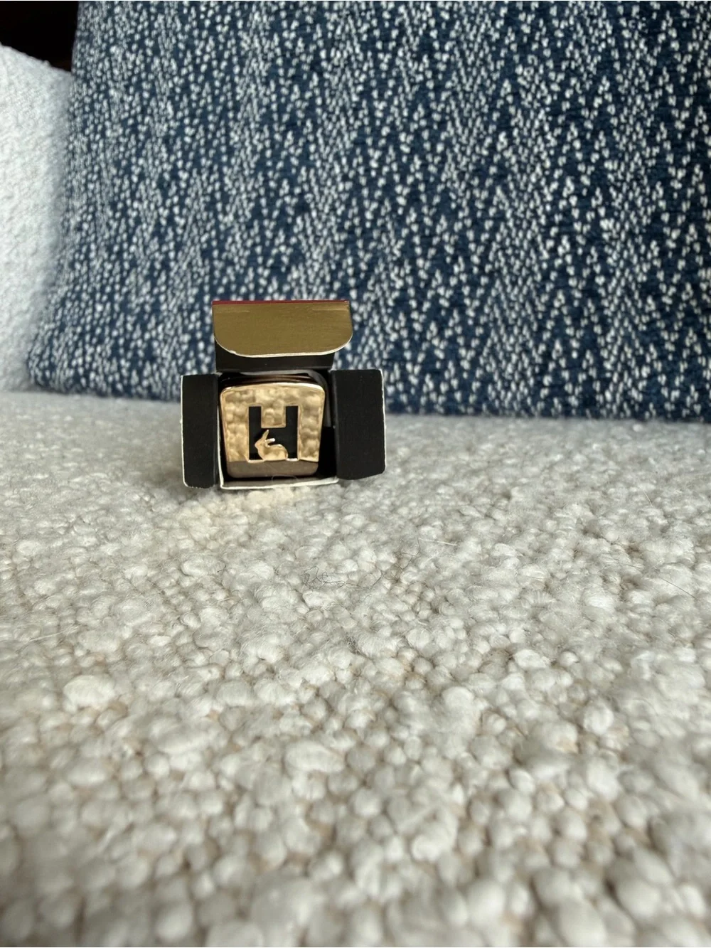 Hourglass Unlocked Satin Crème Lipstick ~Ravine 336 Vivid Fuchsia